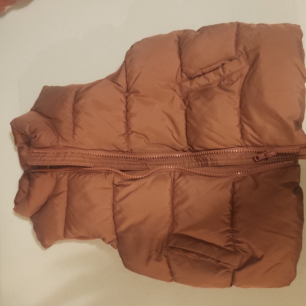 Old Navy Frost Free Vest, Girls size 5T, Pinkish